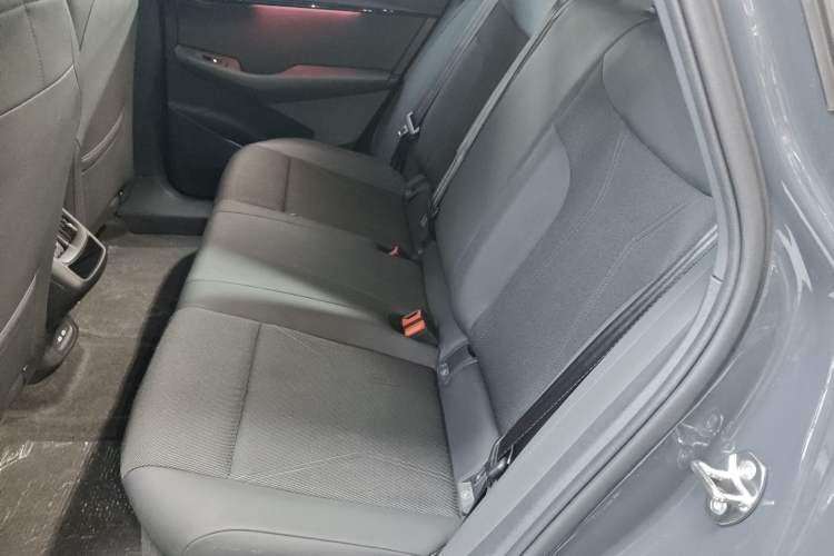 Used Volkswagen ID.UNYX 2024 Pro Long-Range Version Left Rear Seat