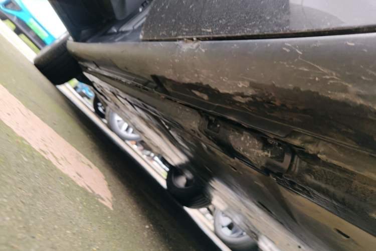 Used Volkswagen ID.UNYX 2024 Ultra Long-Range Version Left Side Sill