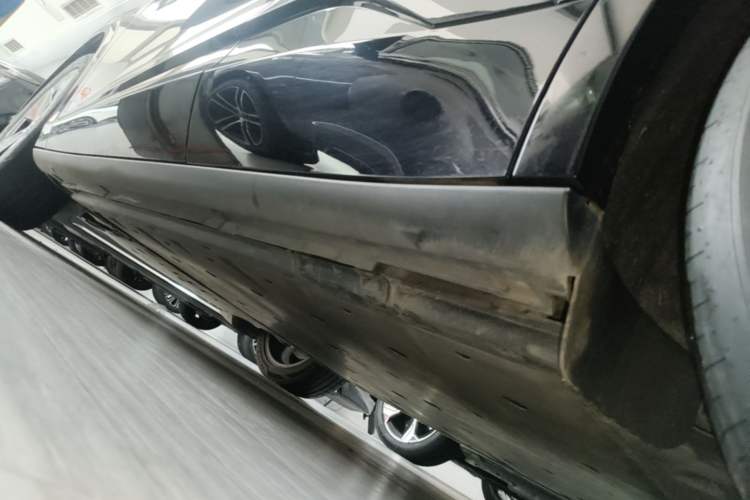 Used Volkswagen ID.UNYX 2024 Revised Ultra Long-Range Version Left Side Sill