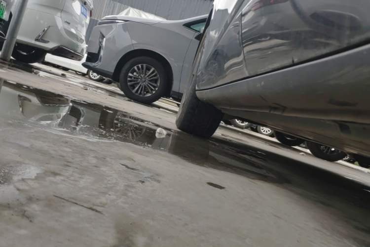 Used Volkswagen ID.UNYX 2024 Ultra Long-Range Version Left Side Sill