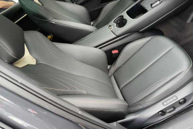 Used Volkswagen ID.UNYX 2024 Ultra Long-Range Version Right Front Seat