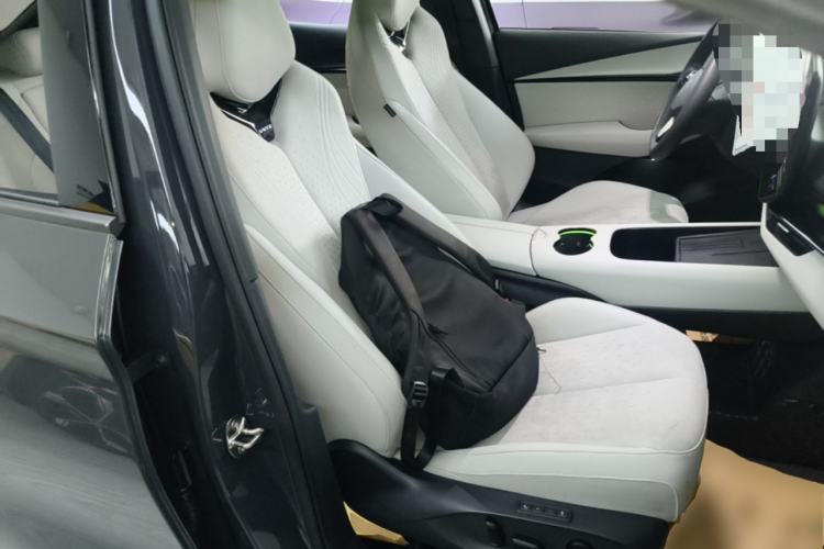 Used Volkswagen ID.UNYX 2024 Revised Ultra Long-Range Version Right Front Seat