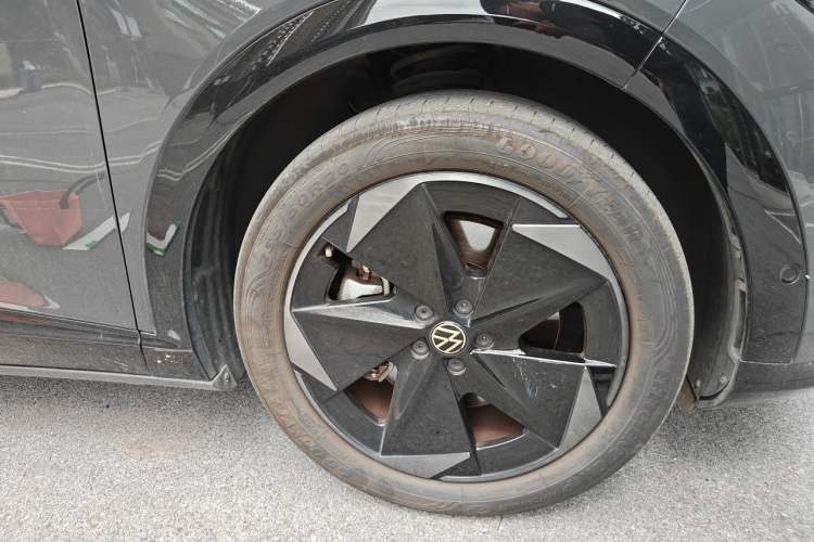 Used Volkswagen ID.UNYX 2024 Ultra Long-Range Version Right Front Wheel Hub