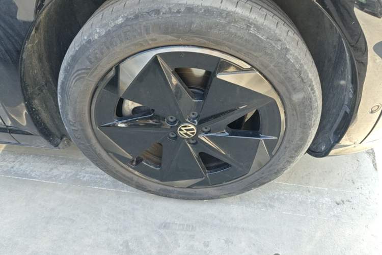 Used Volkswagen ID.UNYX 2024 Ultra Long-Range Version Right Front Wheel Hub