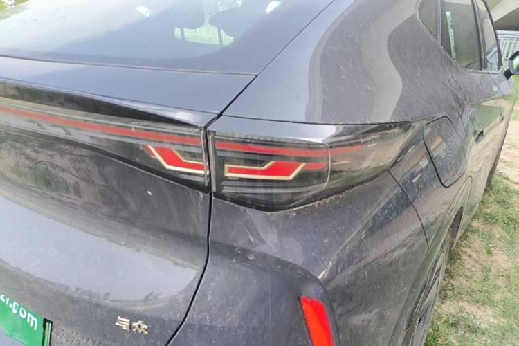 Used Volkswagen ID.UNYX 2024 Revised Pro Long-Range Version Right Rear Taillight