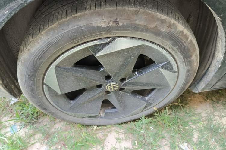Used Volkswagen ID.UNYX 2024 Revised Pro Long-Range Version Right Rear Wheel Hub