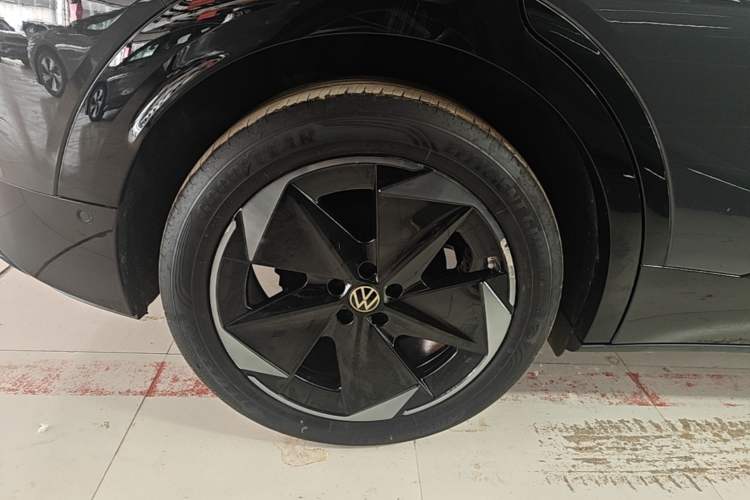 Used Volkswagen ID.UNYX 2024 Revised Pro Long-Range Version Right Rear Wheel Hub