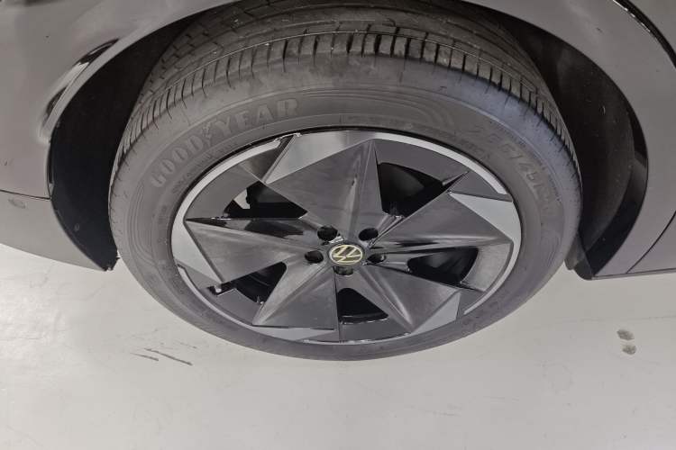 Used Volkswagen ID.UNYX 2024 Pro Long-Range Version Right Rear Wheel Hub