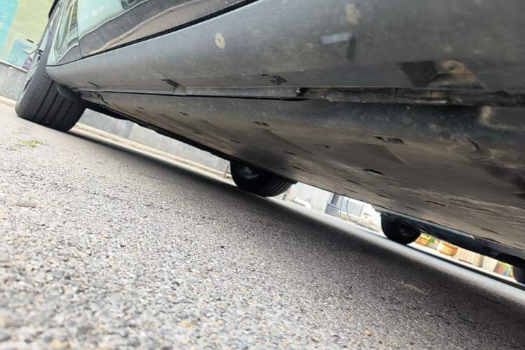 Used Volkswagen ID.UNYX 2024 Pro Long-Range Version Right Side Sill