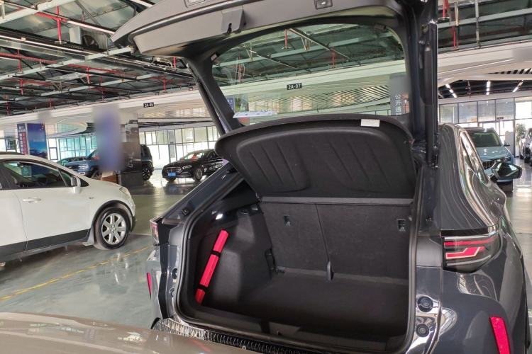 Used Volkswagen ID.UNYX 2024 Pro Long-Range Version Trunk
