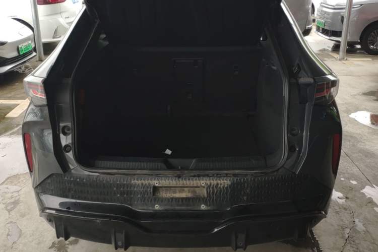 Used Volkswagen ID.UNYX 2024 Ultra Long-Range Version Trunk