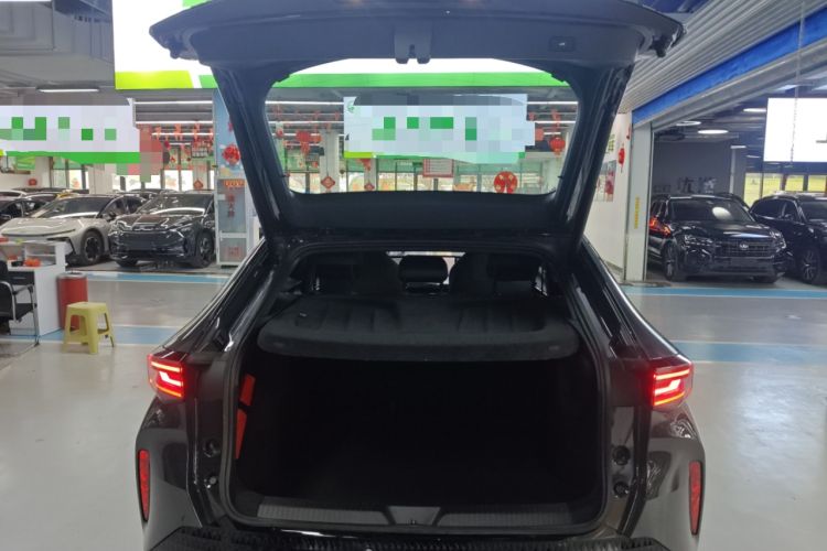 Used Volkswagen ID.UNYX 2024 Pro Long-Range Version Trunk