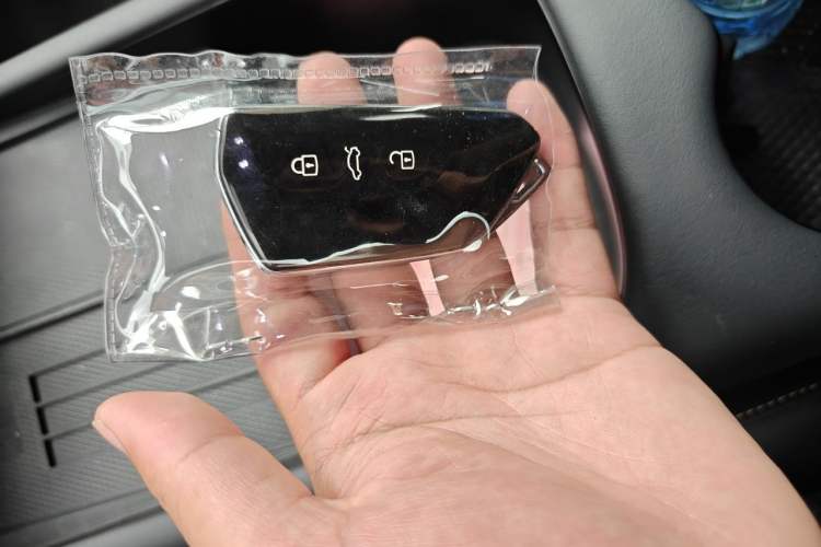 Used Volkswagen ID.UNYX 2024 Ultra Long-Range Version Vehicle Key