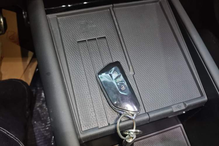 Used Volkswagen ID.UNYX 2024 Pro Long-Range Version Vehicle Key