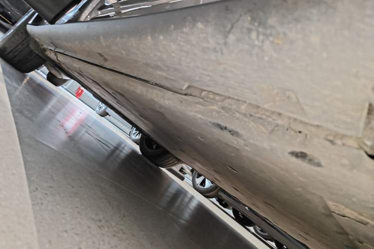 Used Volkswagen ID.UNYX 2024 Ultra Long-Range Version Right Side Sill