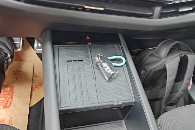 Used Volkswagen ID.UNYX 2024 Revised Pro Long-Range Version Interior 1