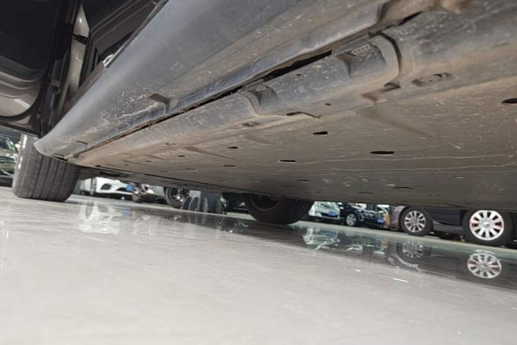 Used Volkswagen ID.UNYX 2024 Revised Ultra Long-Range Version Left Side Sill