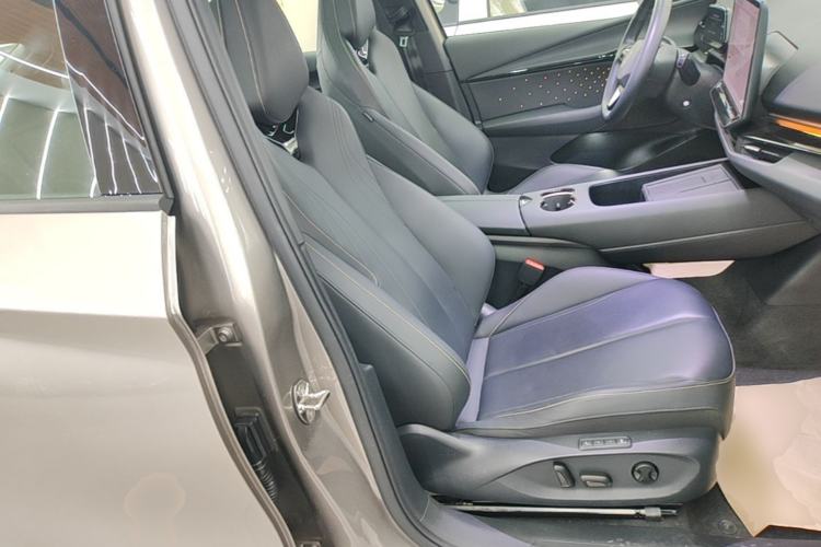 Used Volkswagen ID.UNYX 2024 Revised Ultra Long-Range Version Right Front Seat