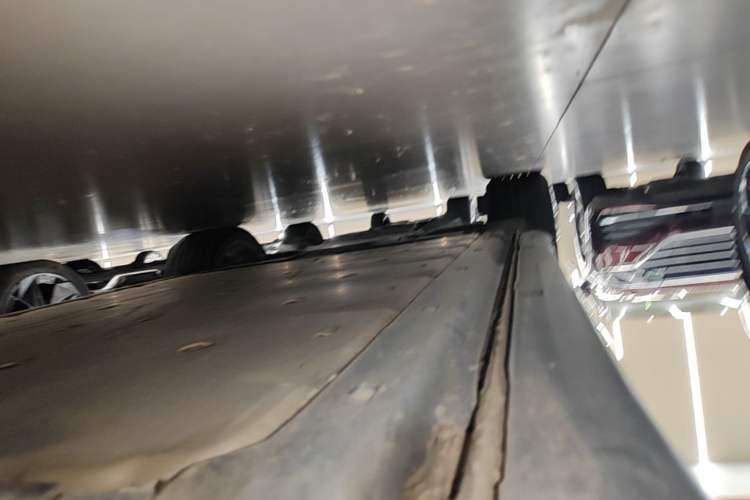 Used Volkswagen ID.UNYX 2024 Revised Ultra Long-Range Version Right Side Sill