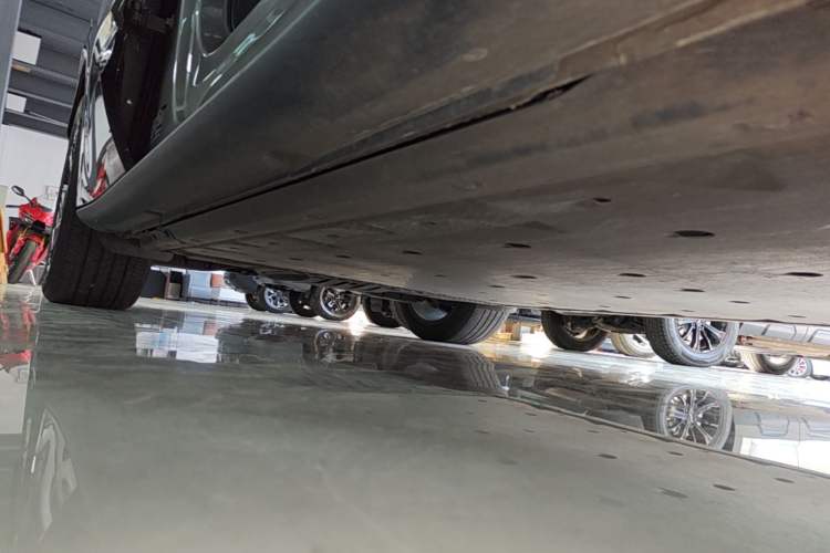 Used Volkswagen ID.UNYX 2024 Revised Ultra Long-Range Version Right Side Sill