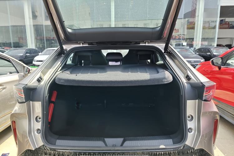 Used Volkswagen ID.UNYX 2024 Revised Pro Long-Range Version Trunk