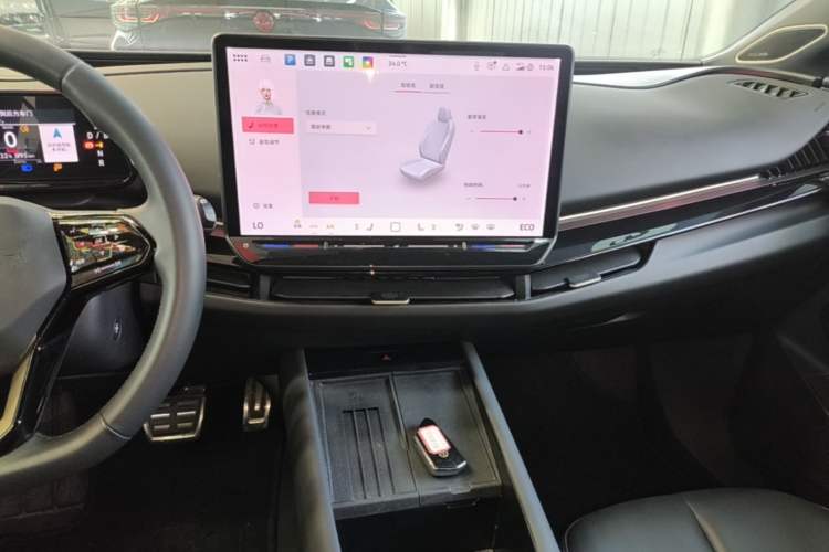 Used Volkswagen ID.UNYX 2024 Revised Ultra Long-Range Version Audio And AC Panel