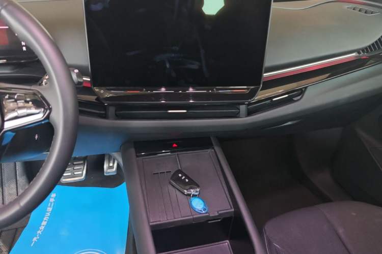Used Volkswagen ID.UNYX 2024 Revised Pro Long-Range Version Audio And AC Panel