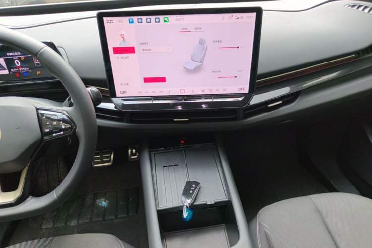 Used Volkswagen ID.UNYX 2024 Revised Pro Long-Range Version Audio And AC Panel
