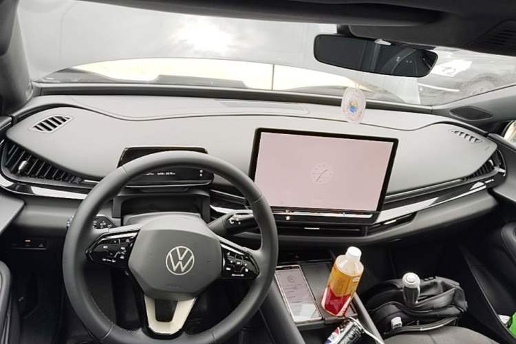 Used Volkswagen ID.UNYX 2024 Revised Pro Long-Range Version Center Console