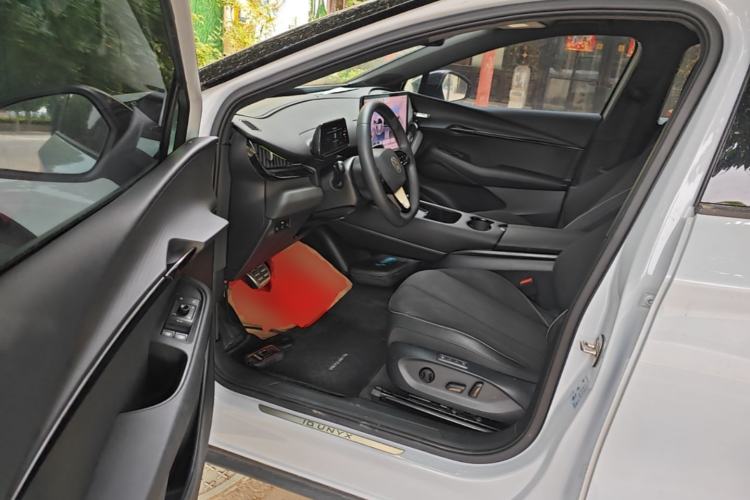 Used Volkswagen ID.UNYX 2024 Revised Pro Long-Range Version Driver Seat