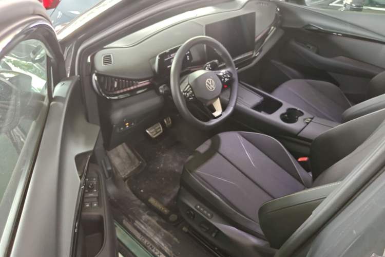 Used Volkswagen ID.UNYX 2024 Pro Long-Range Version Driver Seat
