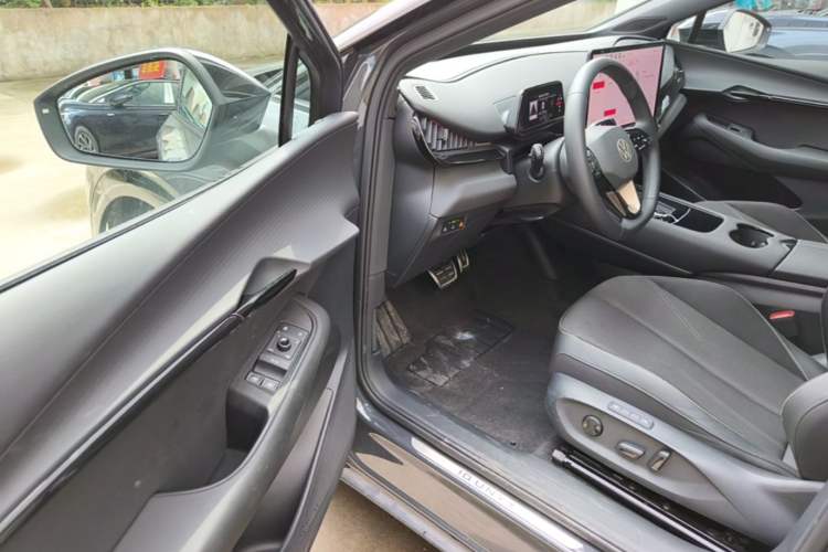 Used Volkswagen ID.UNYX 2024 Revised Pro Long-Range Version Driver Seat