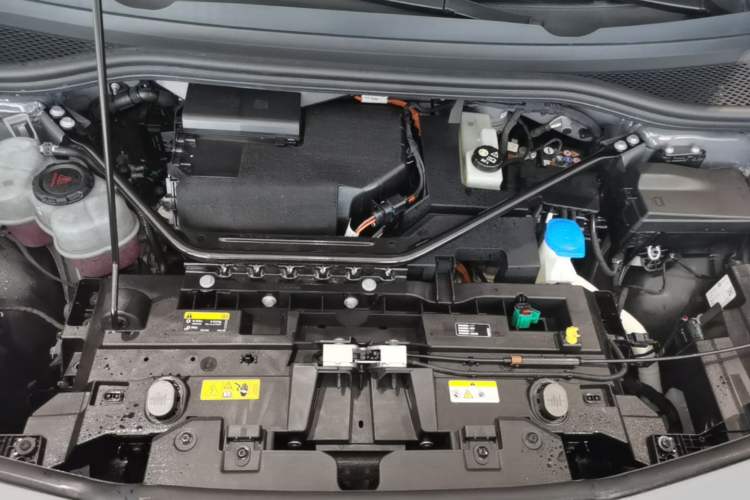 Used Volkswagen ID.UNYX 2024 Pro Long-Range Version Engine Bay