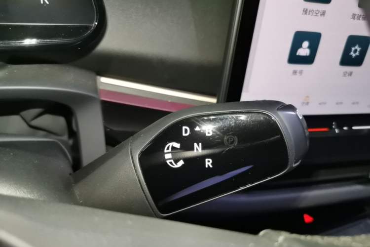 Used Volkswagen ID.UNYX 2024 Pro Long-Range Version Gear Lever
