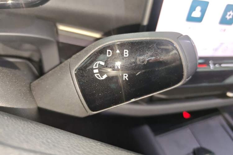 Used Volkswagen ID.UNYX 2024 Pro Long-Range Version Gear Lever