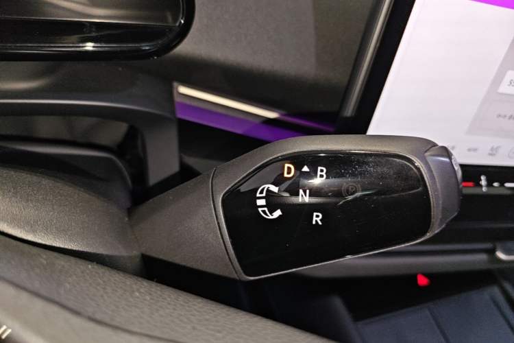 Used Volkswagen ID.UNYX 2024 Revised Pro Long-Range Version Gear Lever