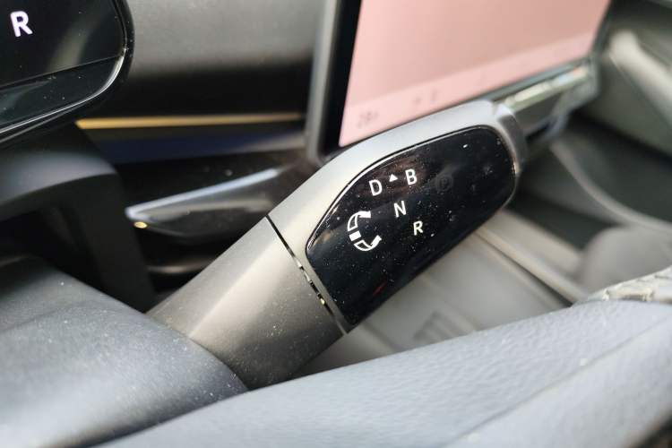 Used Volkswagen ID.UNYX 2024 Revised Pro Long-Range Version Gear Lever