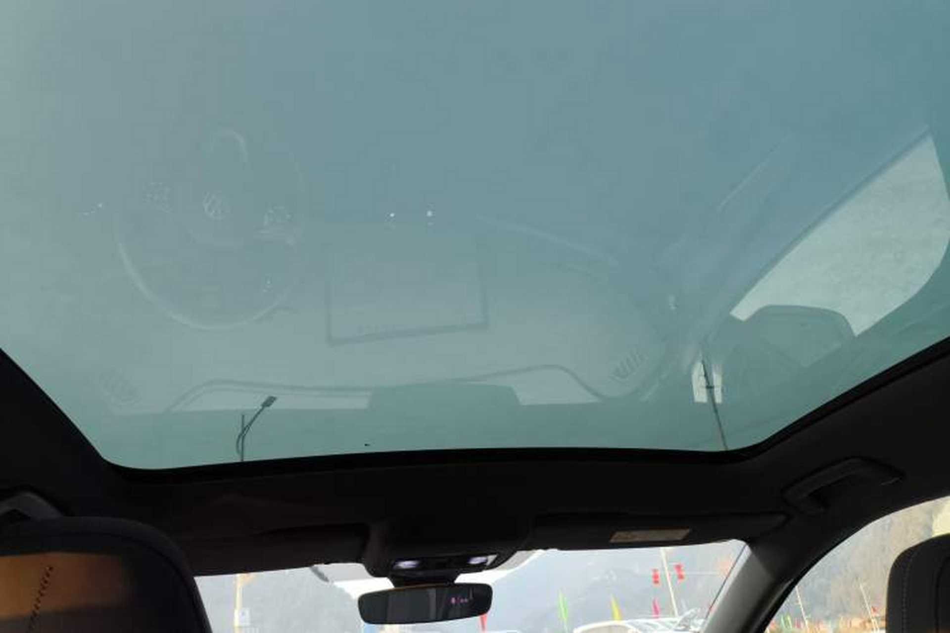 Used Volkswagen ID.UNYX 2024 Pro Long-Range Version Headliner