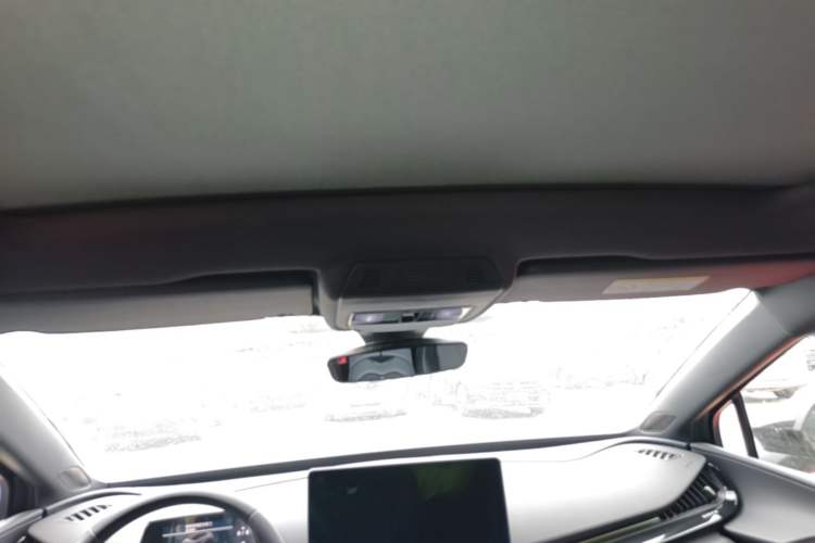 Used Volkswagen ID.UNYX 2024 Revised Pro Long-Range Version Headliner