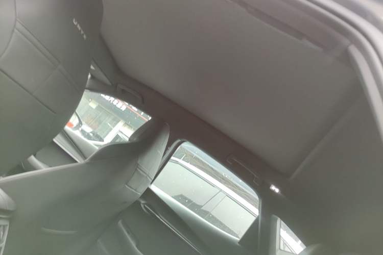Used Volkswagen ID.UNYX 2024 Pro Long-Range Version Headliner