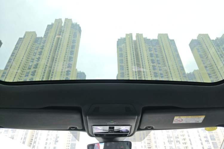 Used Volkswagen ID.UNYX 2024 Revised Pro Long-Range Version Headliner