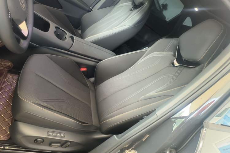 Used Volkswagen ID.UNYX 2024 Revised Pro Long-Range Version Left Front Seat