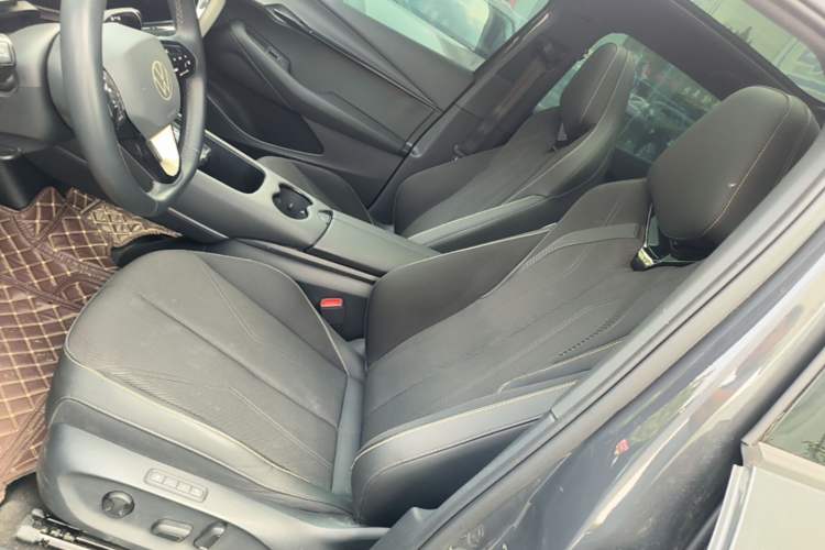 Used Volkswagen ID.UNYX 2024 Revised Pro Long-Range Version Left Front Seat