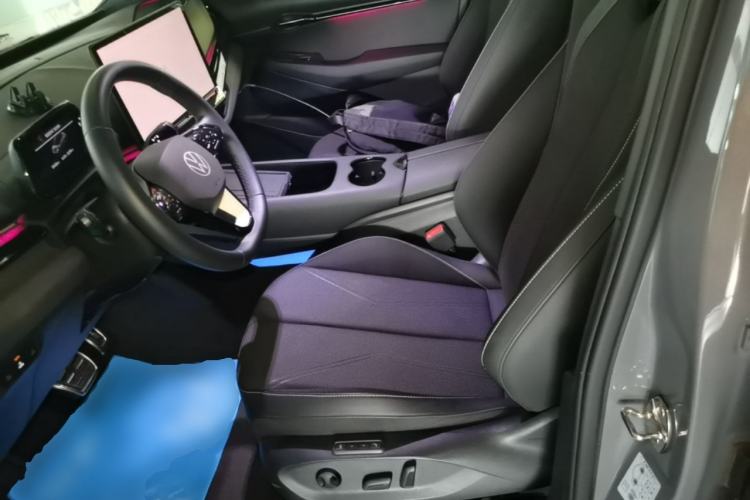 Used Volkswagen ID.UNYX 2024 Pro Long-Range Version Left Front Seat
