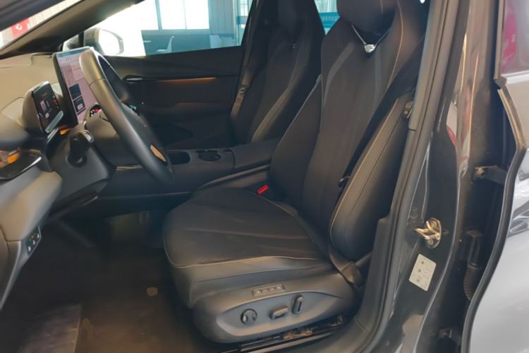 Used Volkswagen ID.UNYX 2024 Revised Pro Long-Range Version Left Front Seat