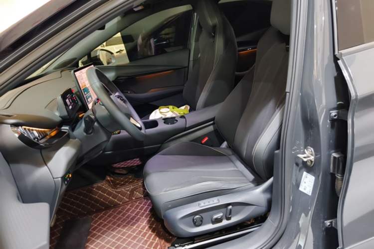Used Volkswagen ID.UNYX 2024 Revised Pro Long-Range Version Left Front Seat
