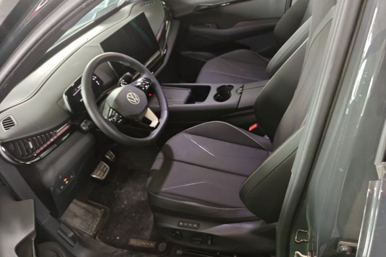 Used Volkswagen ID.UNYX 2024 Pro Long-Range Version Left Front Seat