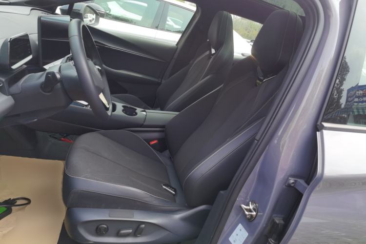 Used Volkswagen ID.UNYX 2024 Pro Long-Range Version Left Front Seat