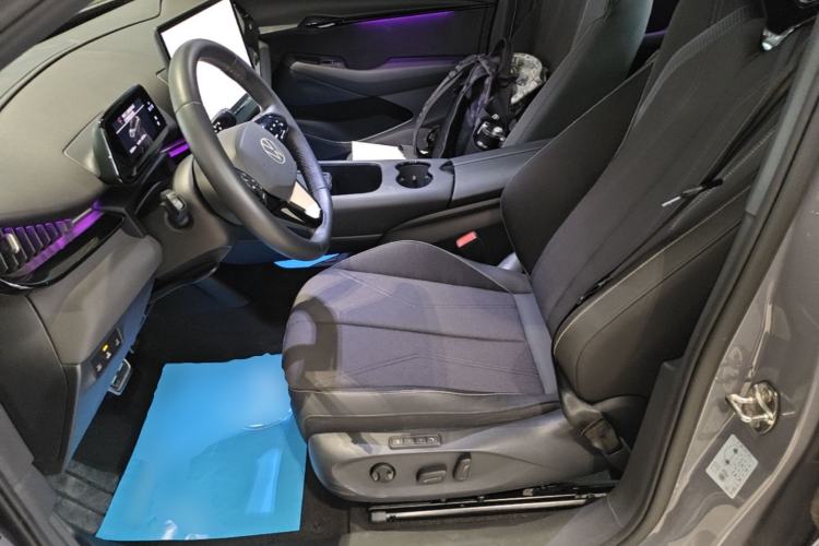 Used Volkswagen ID.UNYX 2024 Revised Pro Long-Range Version Left Front Seat
