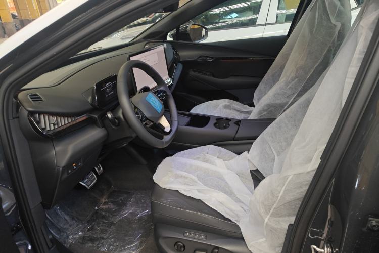 Used Volkswagen ID.UNYX 2024 Revised Pro Long-Range Version Left Front Seat